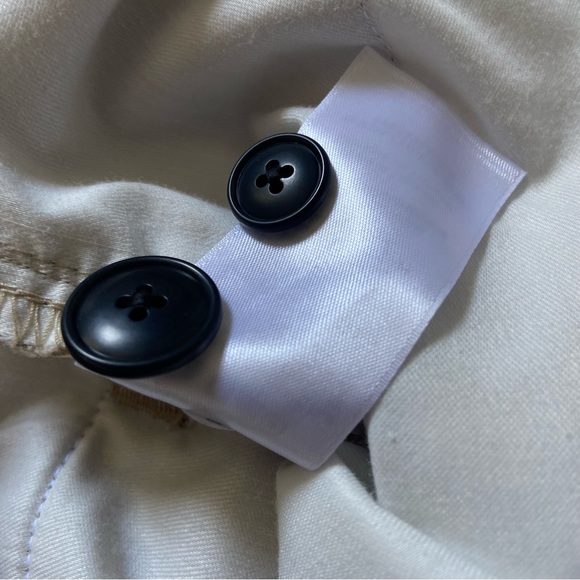 Everlane The Performance Chino | Uniform Slim Fit - Picture 15 of 16